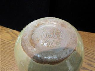 VINTAGE 1953 SIGNED E.DEUTSCH HUNGARIAN-AMERICAN ARTIS DISH W/SPOUT TAN/GRAY